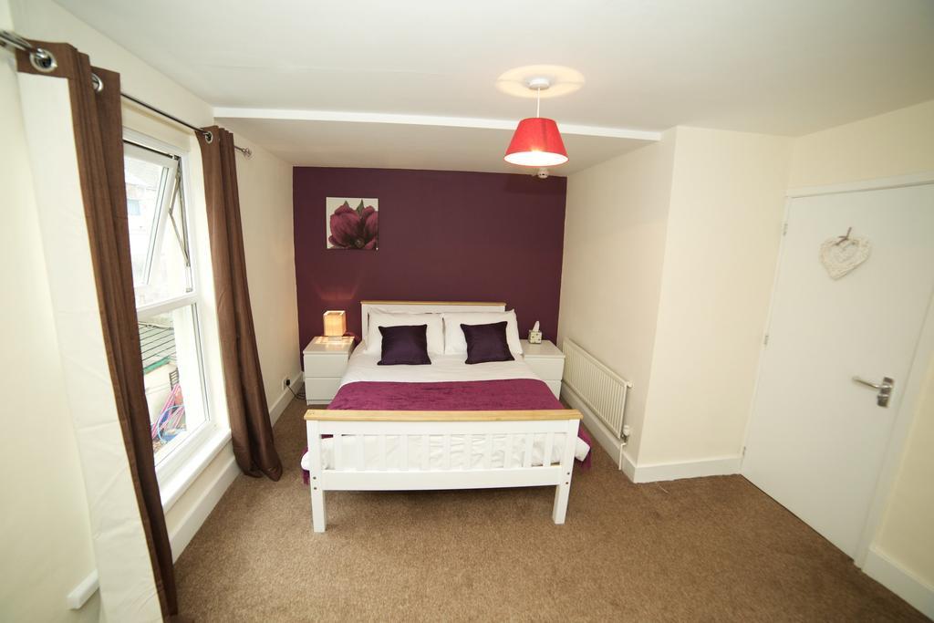 Bristol Serviced Lets - 152/154 Bath Road Ruang foto