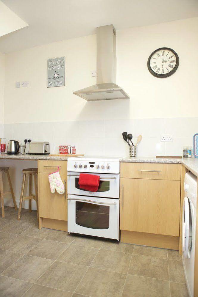 Bristol Serviced Lets - 152/154 Bath Road Bagian luar foto